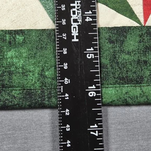 Quilted Christmas Table Runner Red Green Patchwork Star Holiday Decor 16 x 35" - Picture 8 of 9